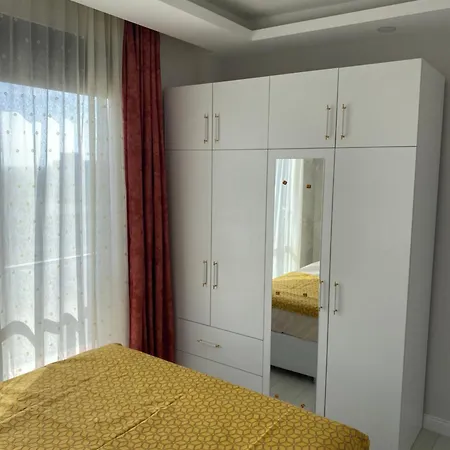 Havalimanina Yakin Havuzlu 1+1 Lux Apartment *