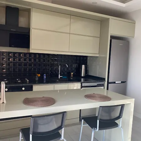 Appartement Havalimanina Yakin Havuzlu 1+1 Lux